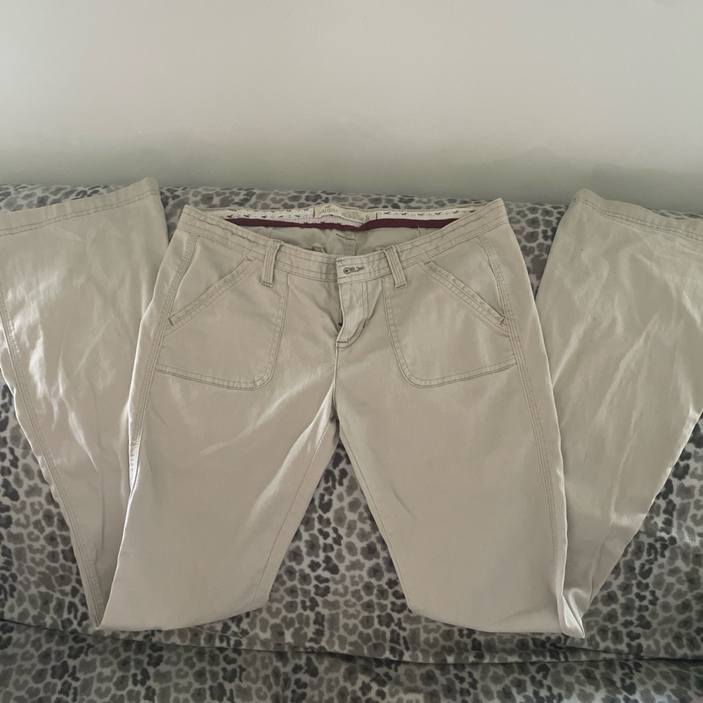Hollister 5L[ong] Corduroy Flare Jeans
